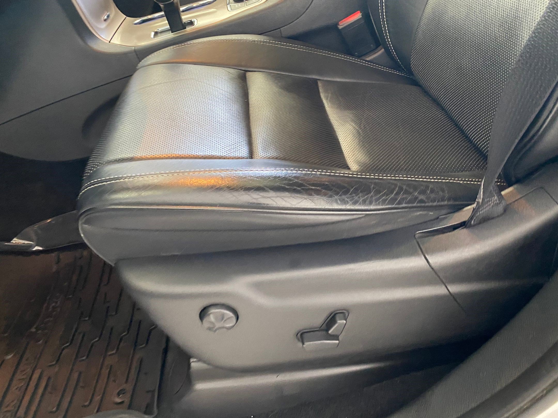 Used 2015 Jeep Grand Cherokee Overland w/ Advanced Technology Group image 13