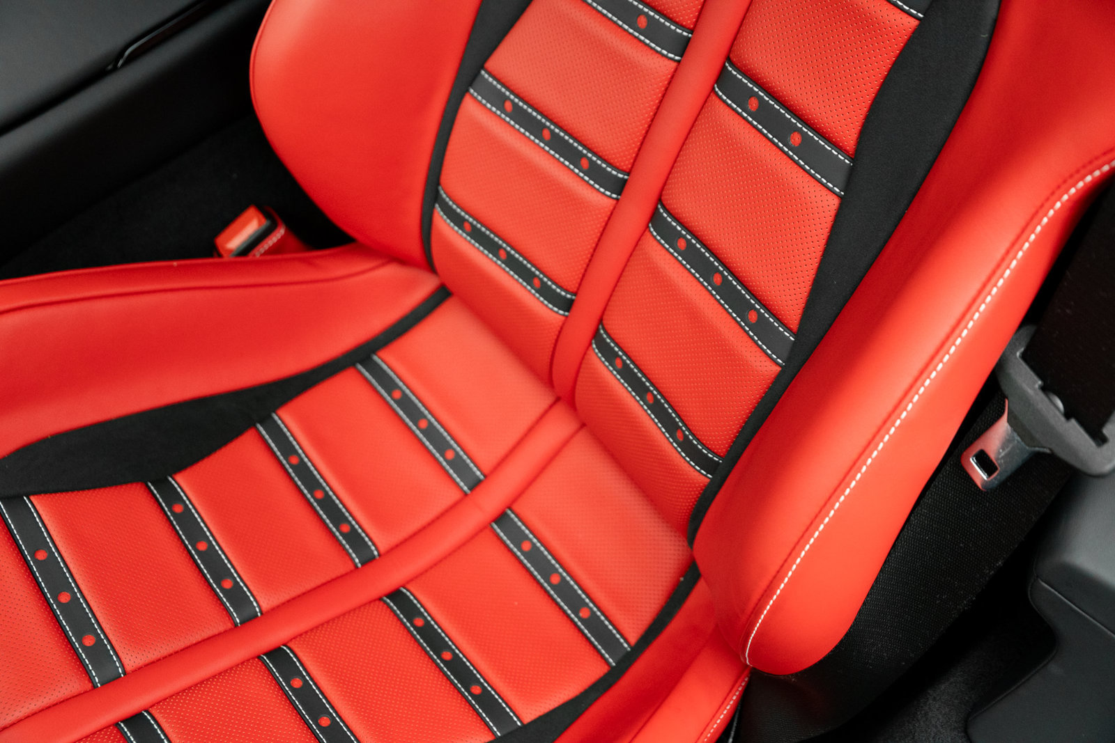 Used 2025 Ferrari 12Cilindri RWD image 15