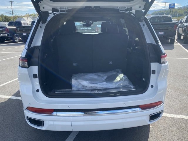 New 2025 Jeep Grand Cherokee L Overland image 7