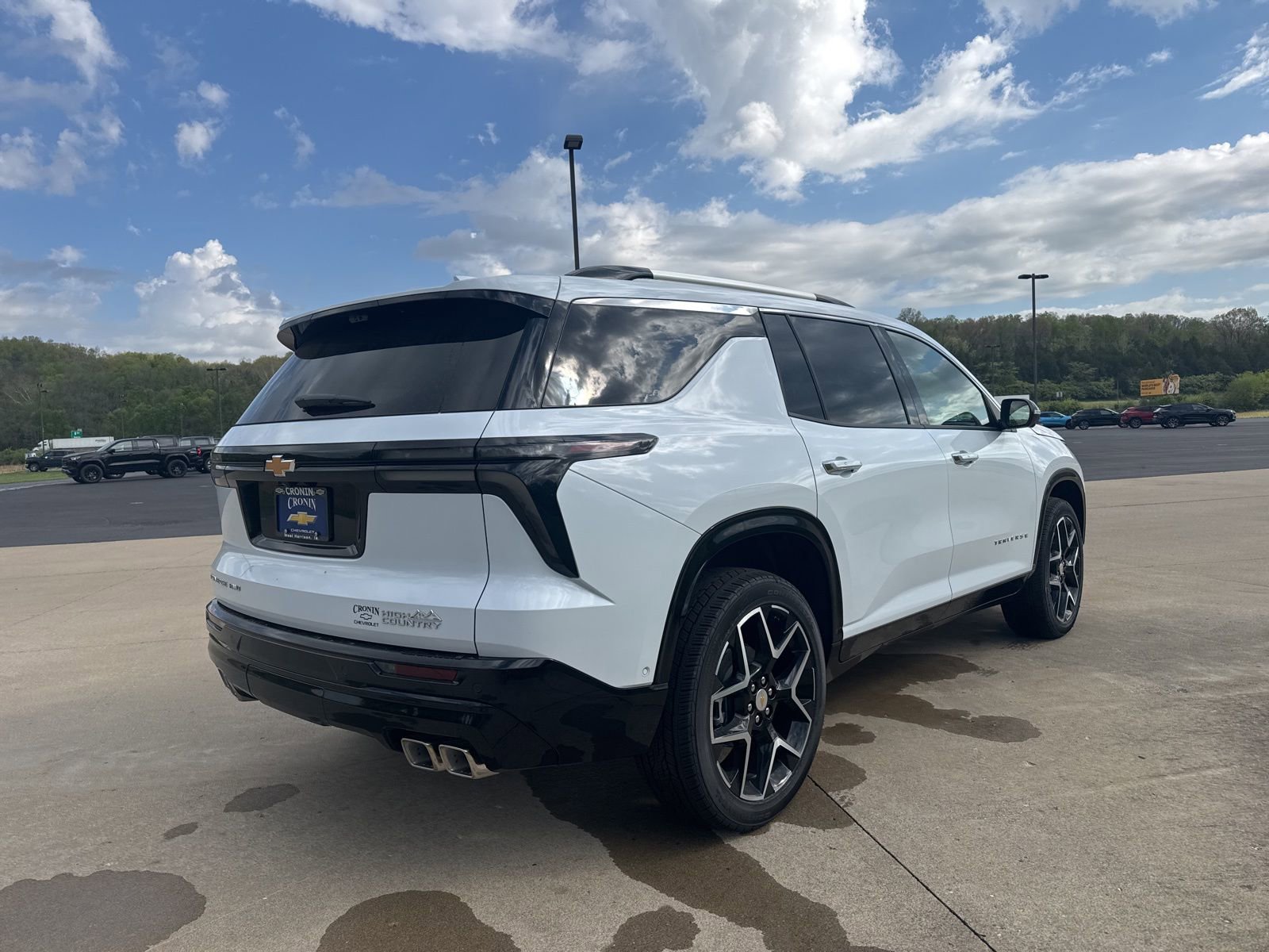 New 2026 Chevrolet Traverse High Country w/ LPO, Floor Liner Package AWD/4WD image 4