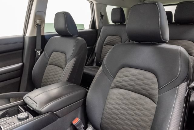 Used 2023 Nissan Pathfinder SV AWD/4WD image 9