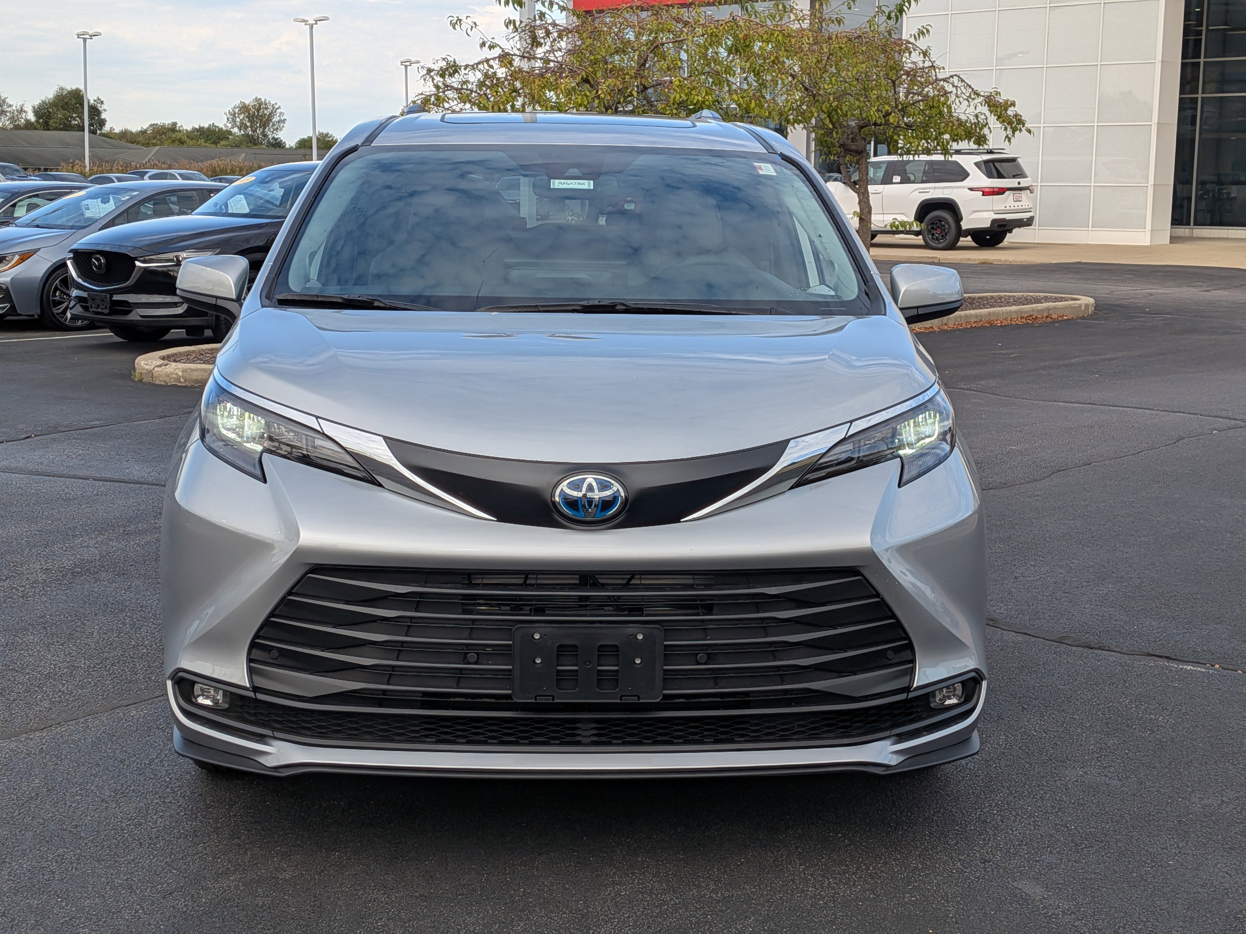 New 2025 Toyota Sienna XLE w/ XLE Plus Package image 2