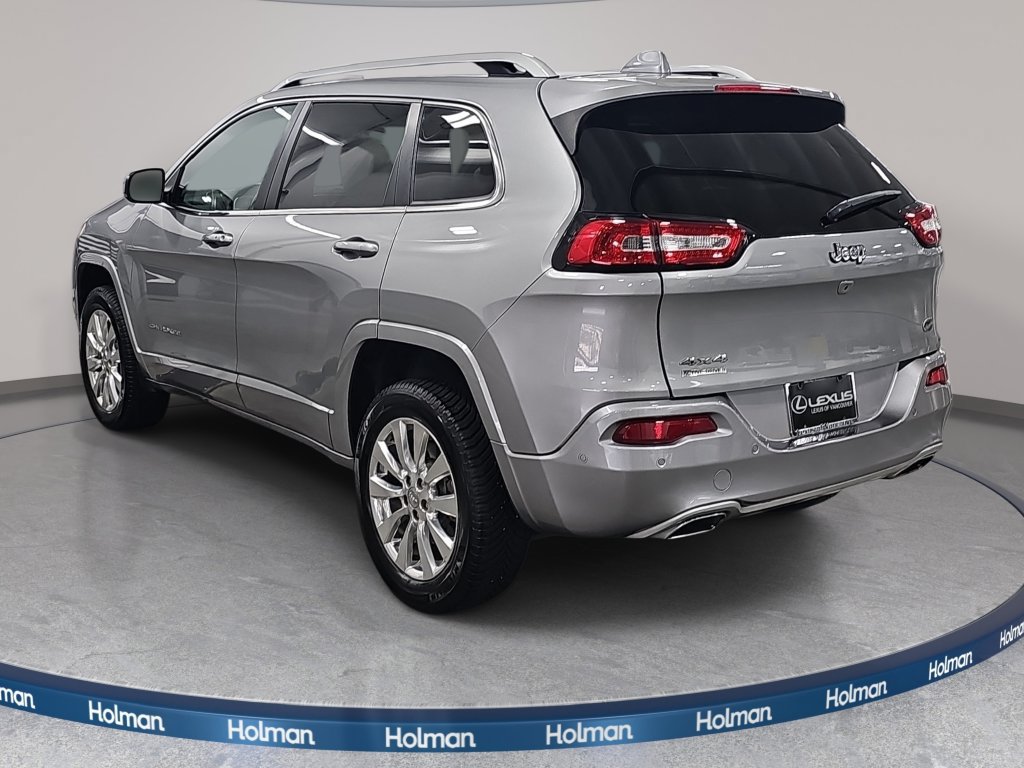 Used 2017 Jeep Cherokee Overland w/ Technology Group AWD/4WD image 8