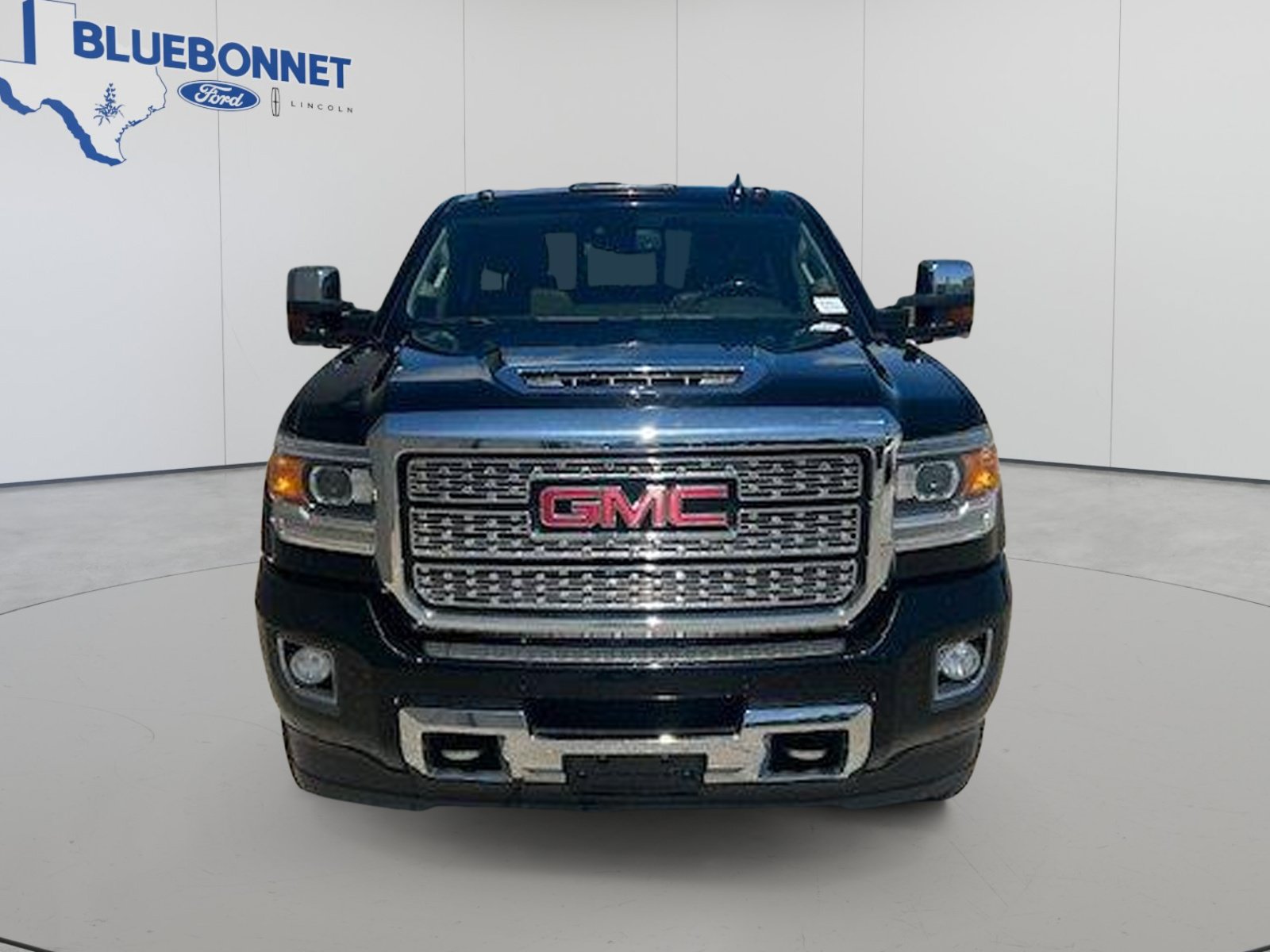 Used 2019 GMC Sierra 3500 Denali w/ Duramax Plus Package AWD/4WD image 2