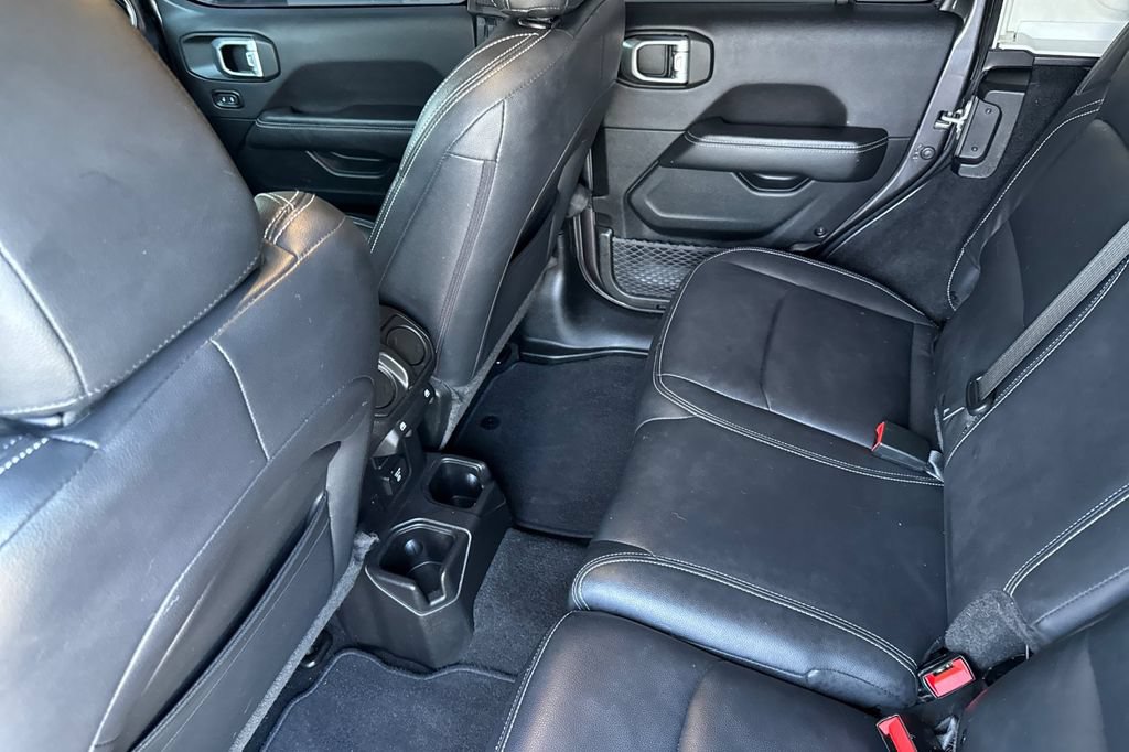 Used 2021 Jeep Wrangler Unlimited Sahara w/ Uconnect 4C Nav & Sound Group AWD/4WD image 12