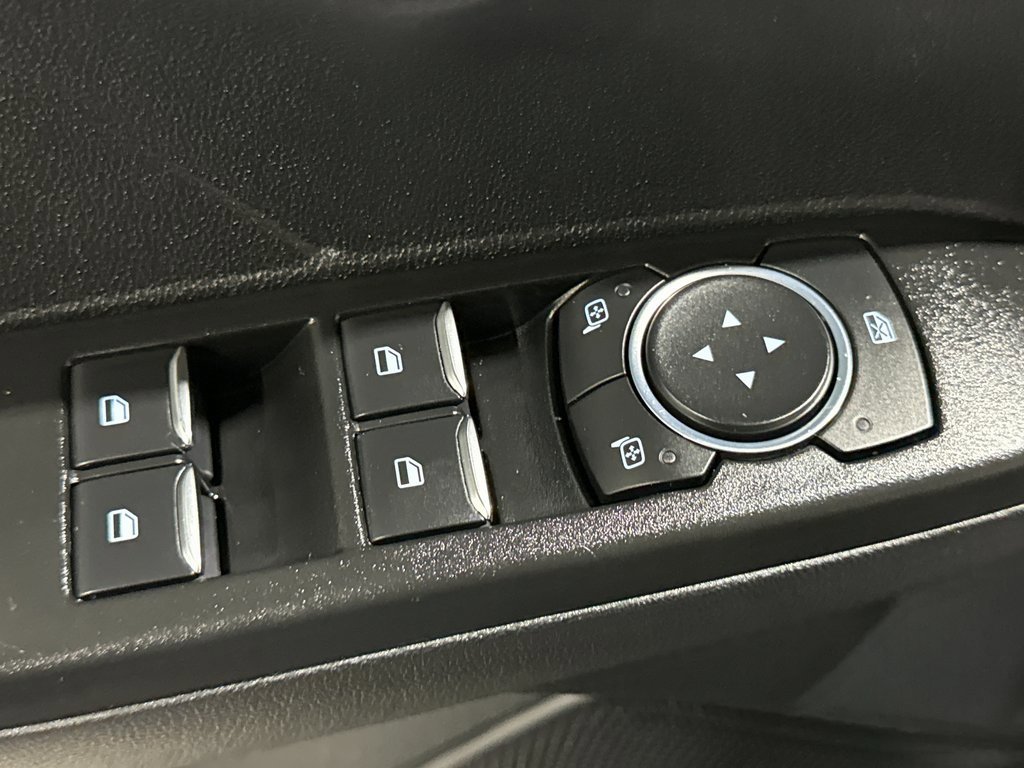 Used 2022 Ford Escape SEL image 17