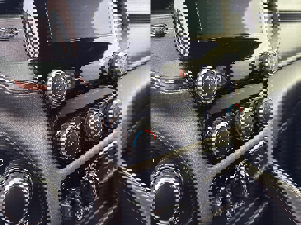 Used 2021 RAM 1500 Big Horn w/ Built-to-serve Edition image 17