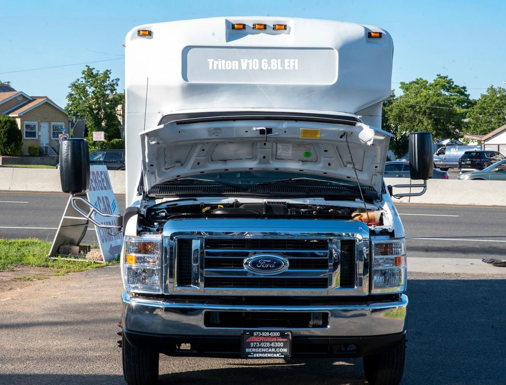 Used 2017 Ford E-450 and Econoline 450 Super Duty w/ Shuttle Bus Prep Package RWD image 3