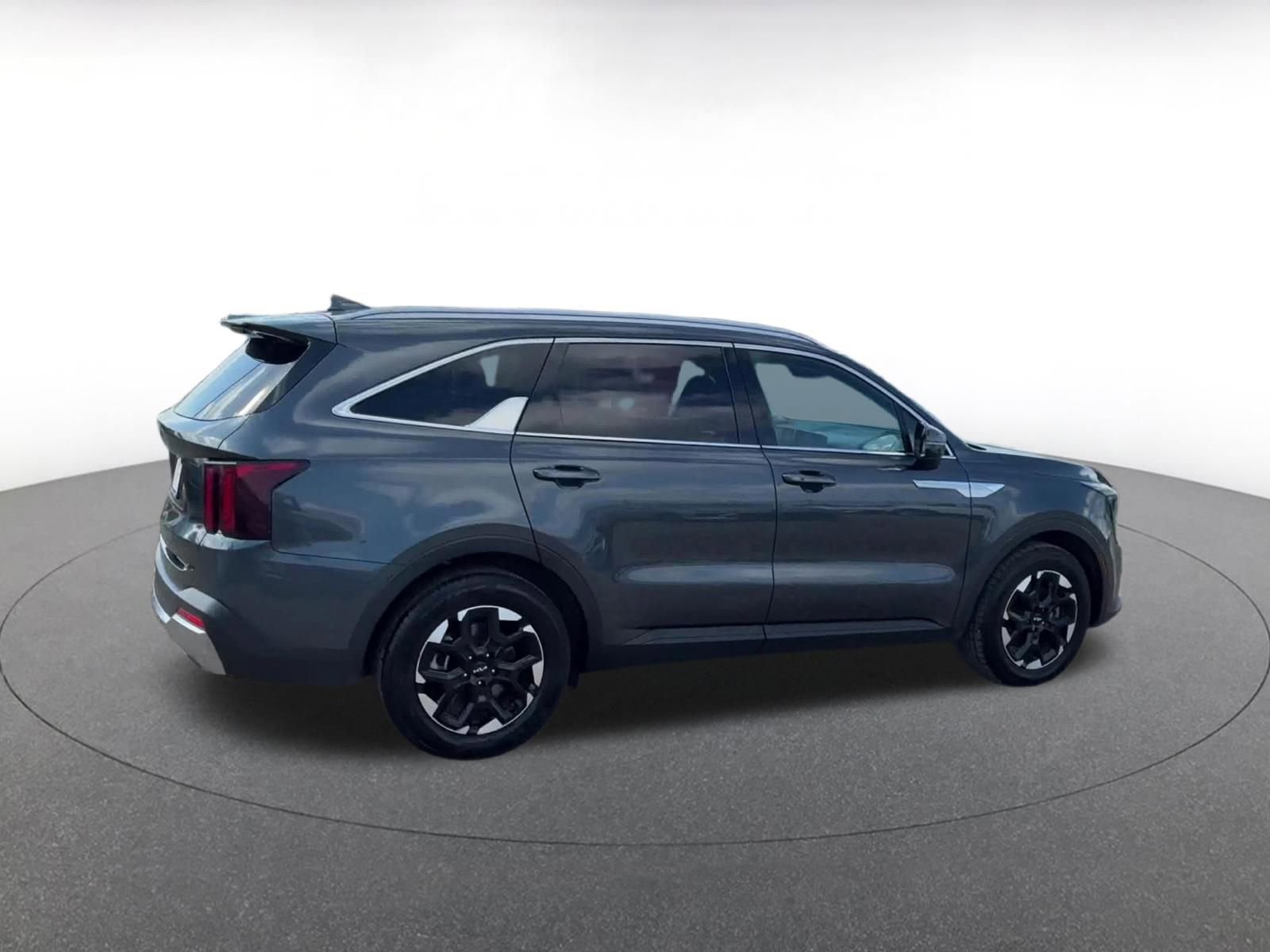 Used 2024 Kia Sorento S FWD image 12