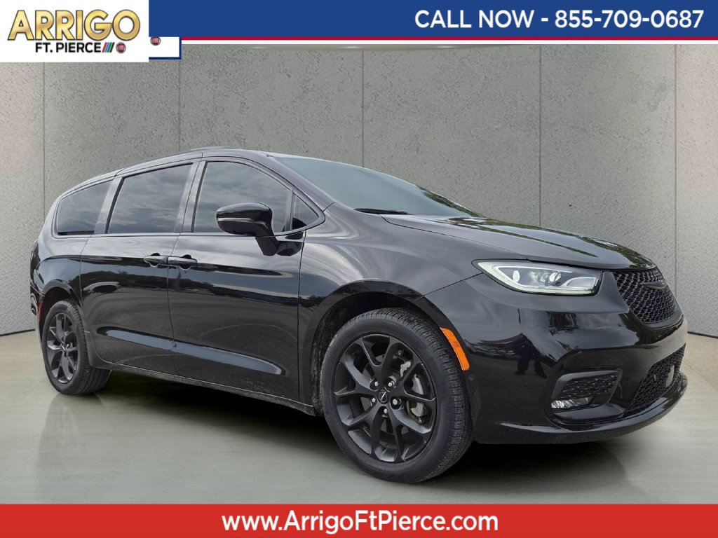 Used 2023 Chrysler Pacifica Limited w/ S Appearance Package AWD/4WD image 1