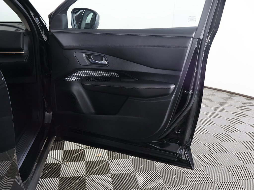 Used 2023 Nissan Ariya FWD image 28