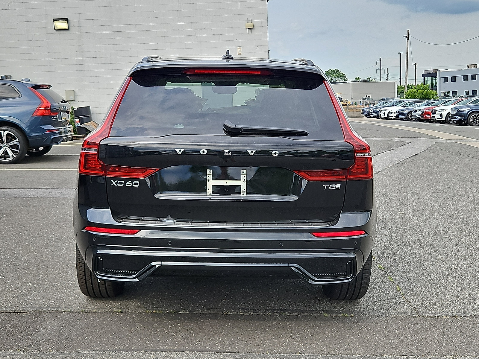 New 2026 Volvo XC60 T8 Ultra w/ Protection Package Premier AWD/4WD image 5