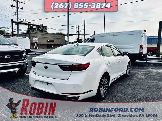 Used 2017 Kia Cadenza Premium w/ Luxury Package FWD image 8