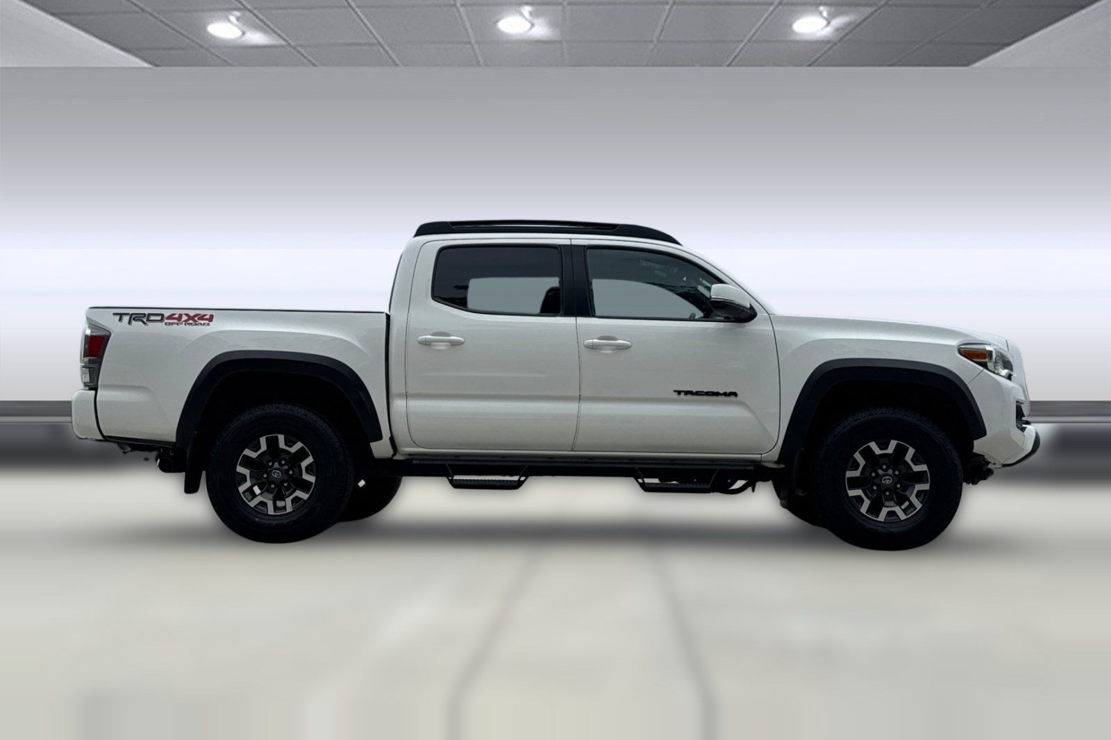 Used 2021 Toyota Tacoma TRD Off-Road w/ Technology Package AWD/4WD image 7