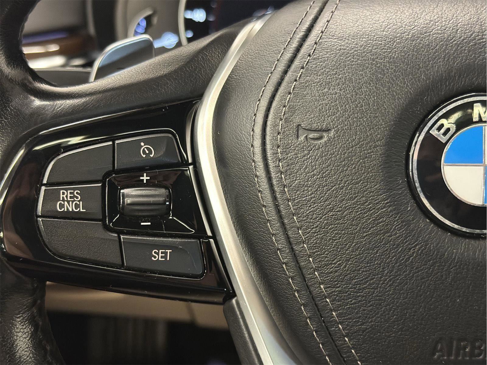 Used 2018 BMW 540i xDrive image 14