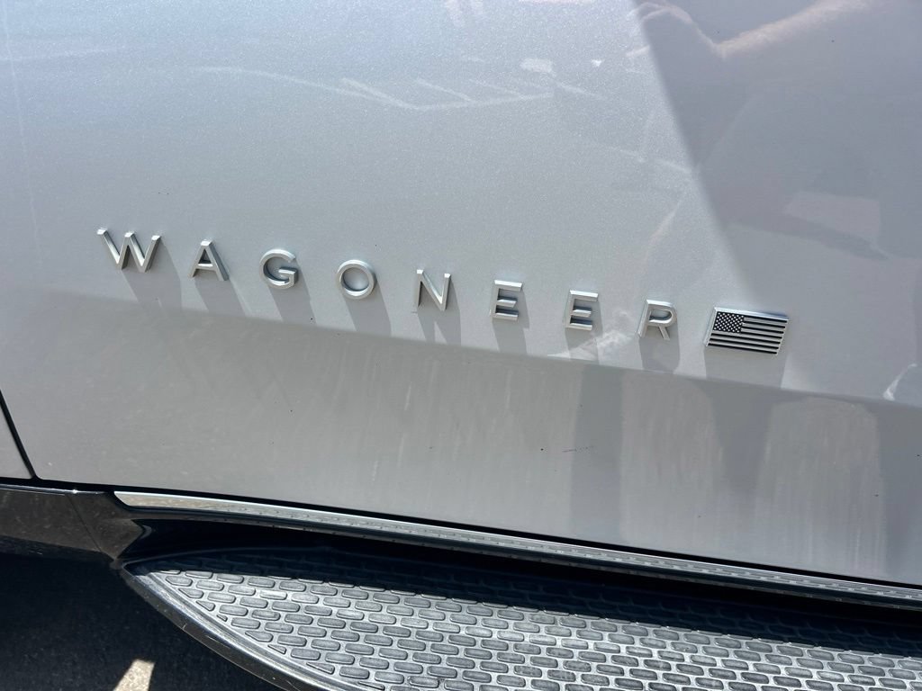 Used 2023 Jeep Wagoneer Series II AWD/4WD image 14