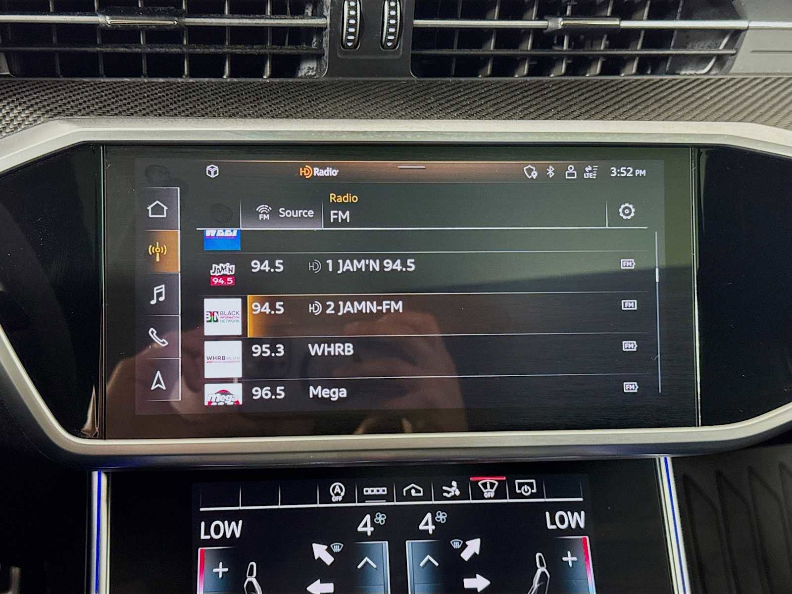 Used 2022 Audi RS 7 4.0T w/ Carbon Optic Package image 14