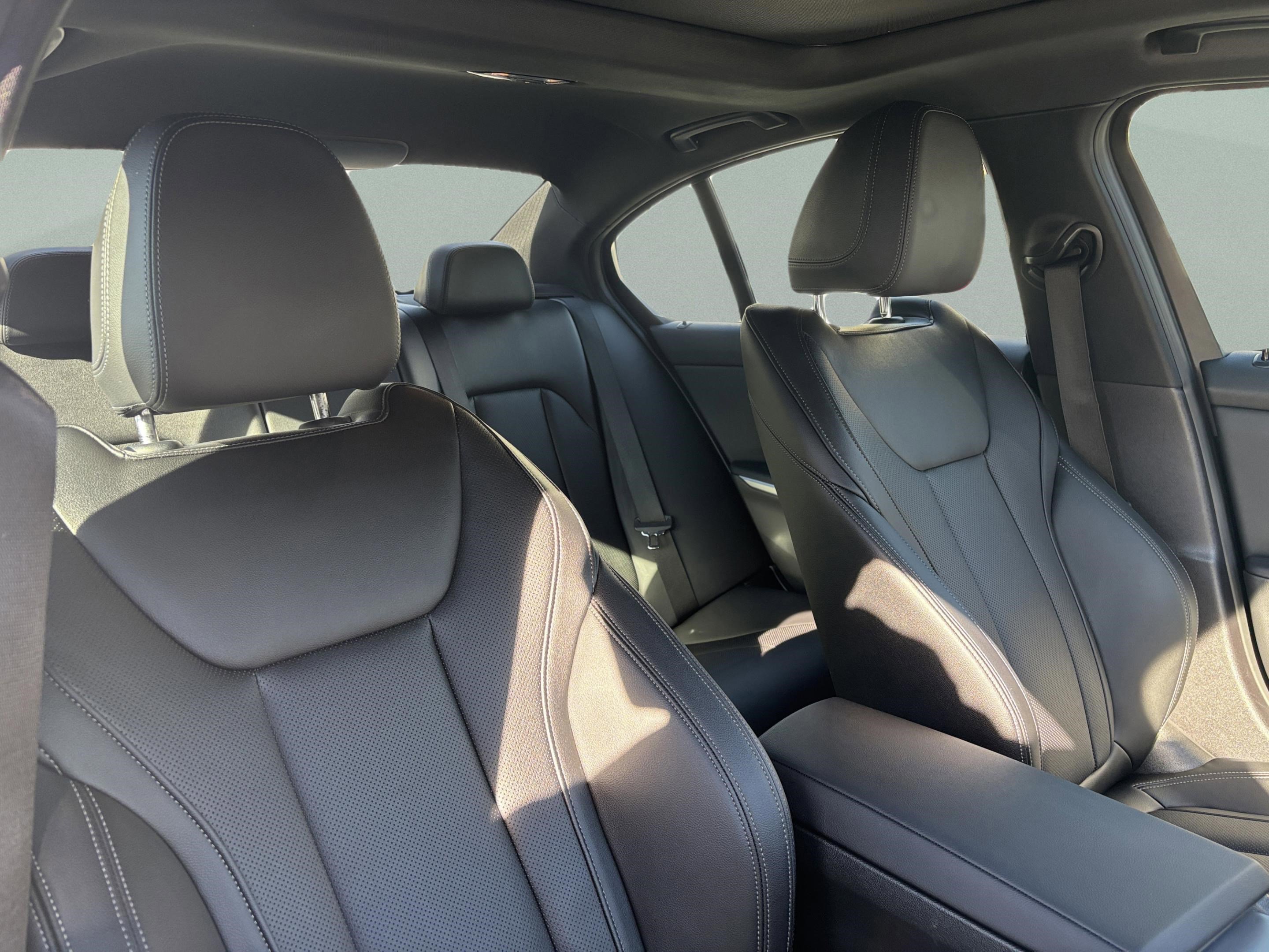 Used 2023 BMW 330i Sedan w/ M Sport Package image 24