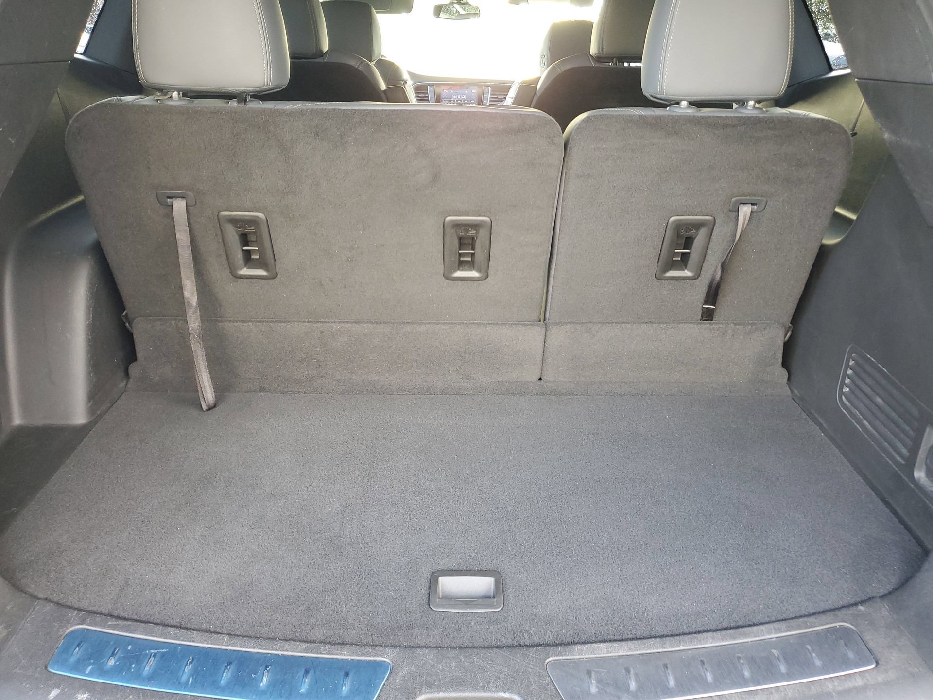Used 2024 Buick Enclave Essence w/ Sport Touring Edition FWD image 8