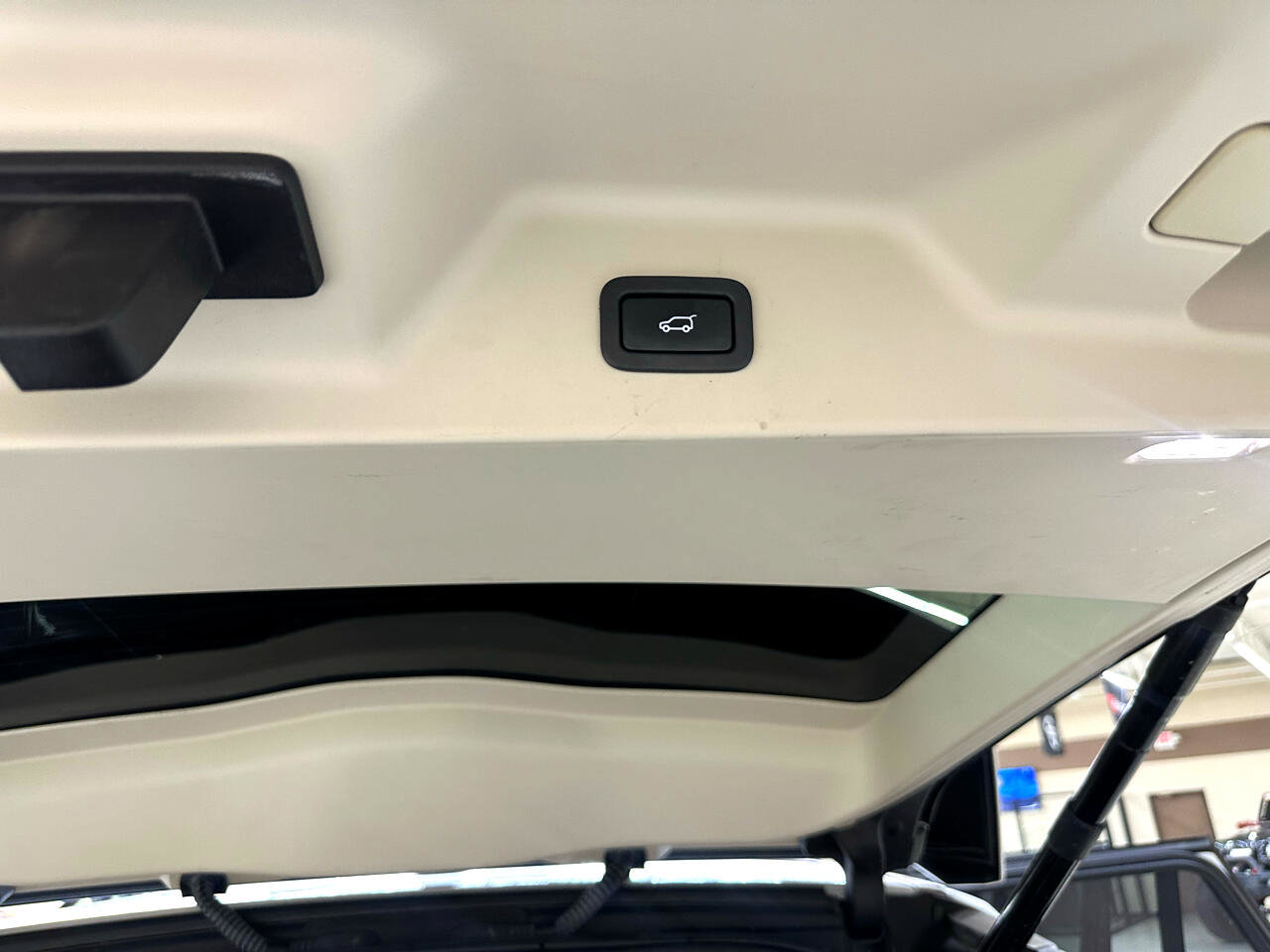 Used 2018 Land Rover Range Rover Supercharged image 13