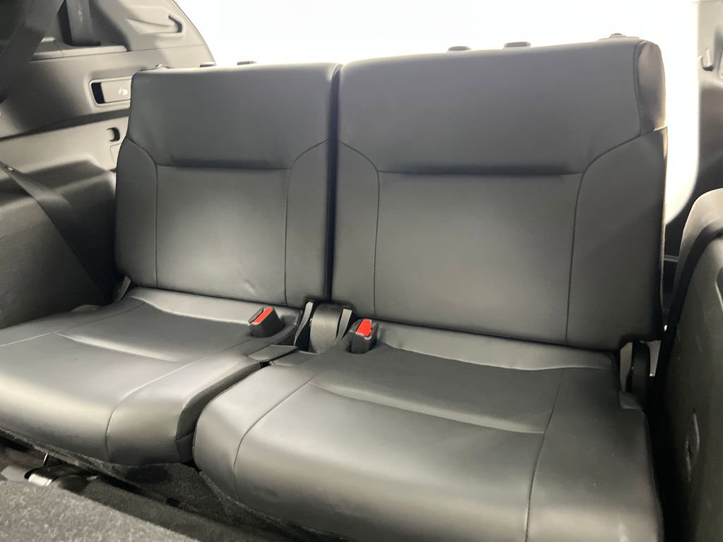 Used 2025 Mitsubishi Outlander SE AWD/4WD image 32