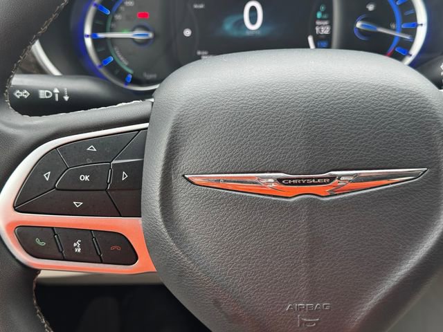 Certified 2023 Chrysler Pacifica Limited image 27