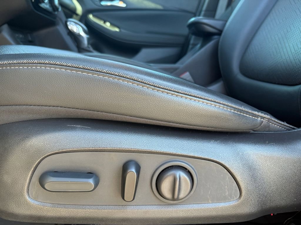 Used 2023 Buick Encore GX Essence w/ Experience Buick Package image 14