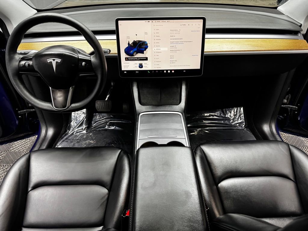 Used 2022 Tesla Model Y Long Range image 37