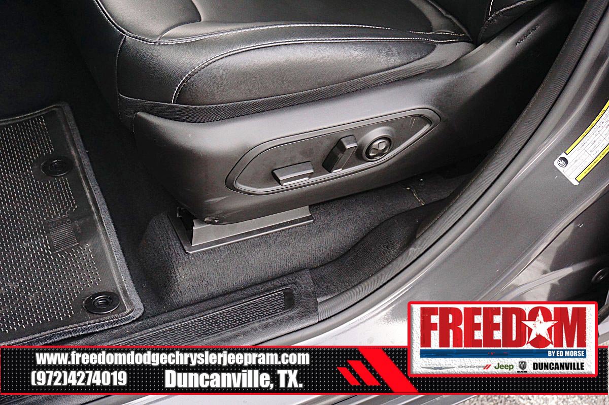 Certified 2025 Jeep Grand Cherokee Limited w/ Black Appearance Package RWD image 35