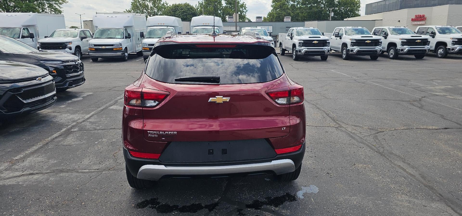 Used 2023 Chevrolet TrailBlazer LT w/ Convenience Package AWD/4WD image 6