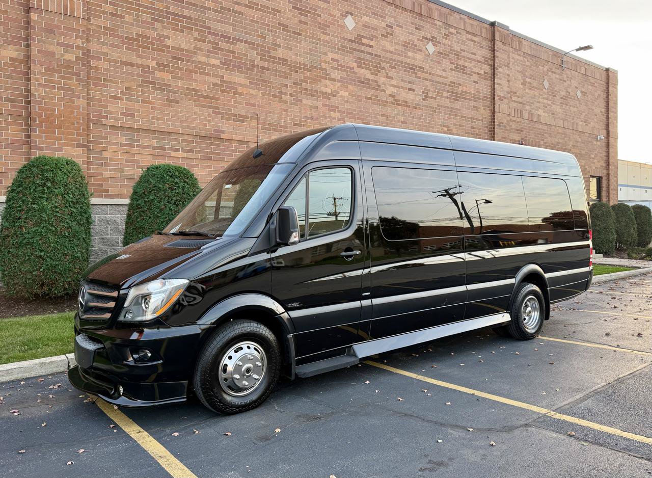Used 2016 Mercedes-Benz Sprinter 3500 image 2