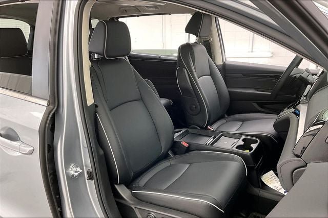 Certified 2026 Honda Odyssey Touring image 7
