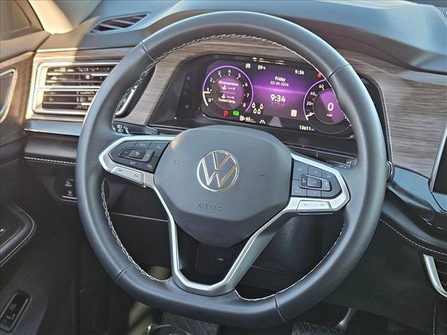 Used 2025 Volkswagen Atlas SEL AWD/4WD image 11