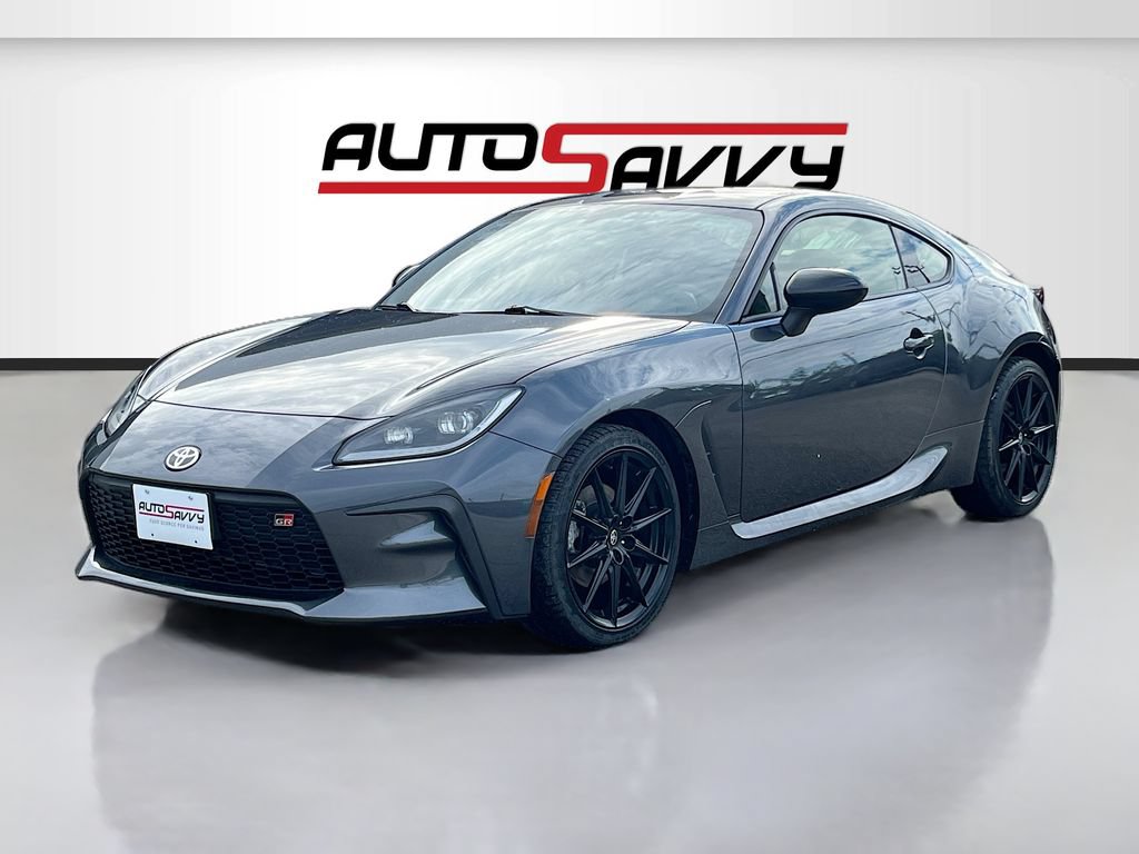 Used 2024 Toyota GR86 Premium RWD image 3