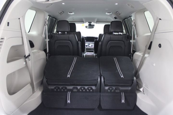 Used 2024 Chrysler Pacifica Touring-L image 17