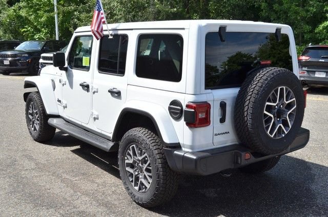 New 2026 Jeep Wrangler Unlimited Sahara AWD/4WD image 6