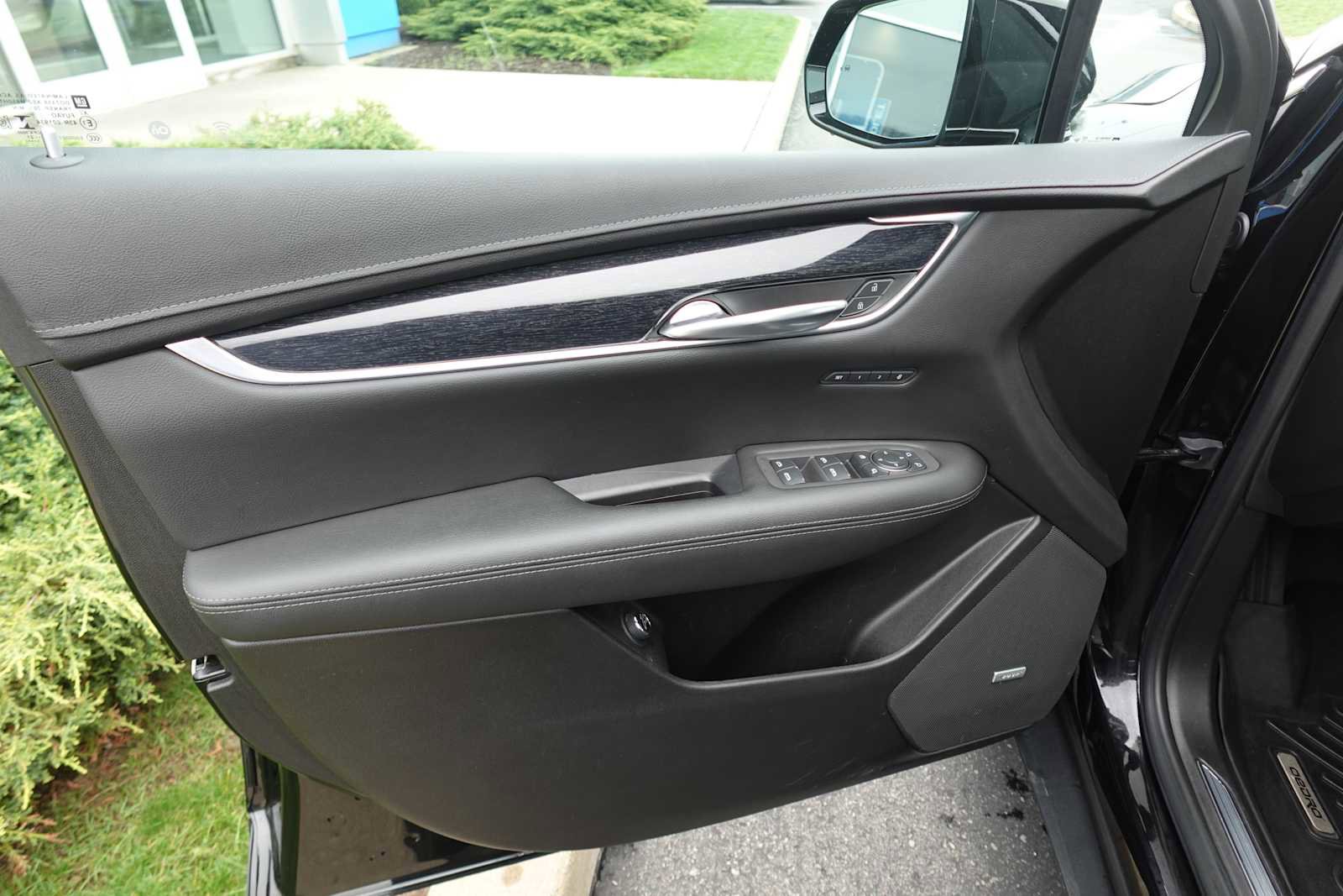 Used 2022 Cadillac XT5 Premium Luxury w/ Technology Package AWD/4WD image 13