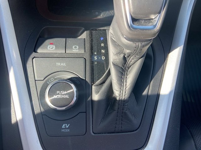 Used 2021 Toyota RAV4 Limited image 19