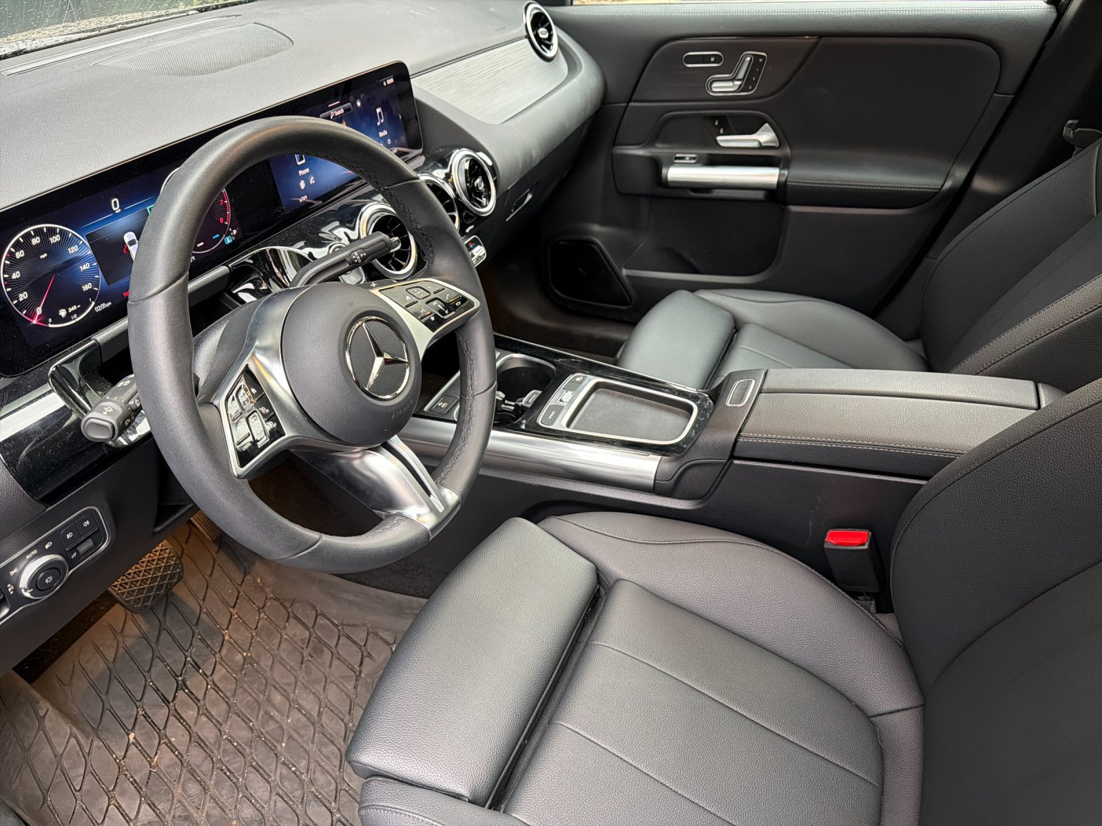 Used 2026 Mercedes-Benz GLA 250 image 8