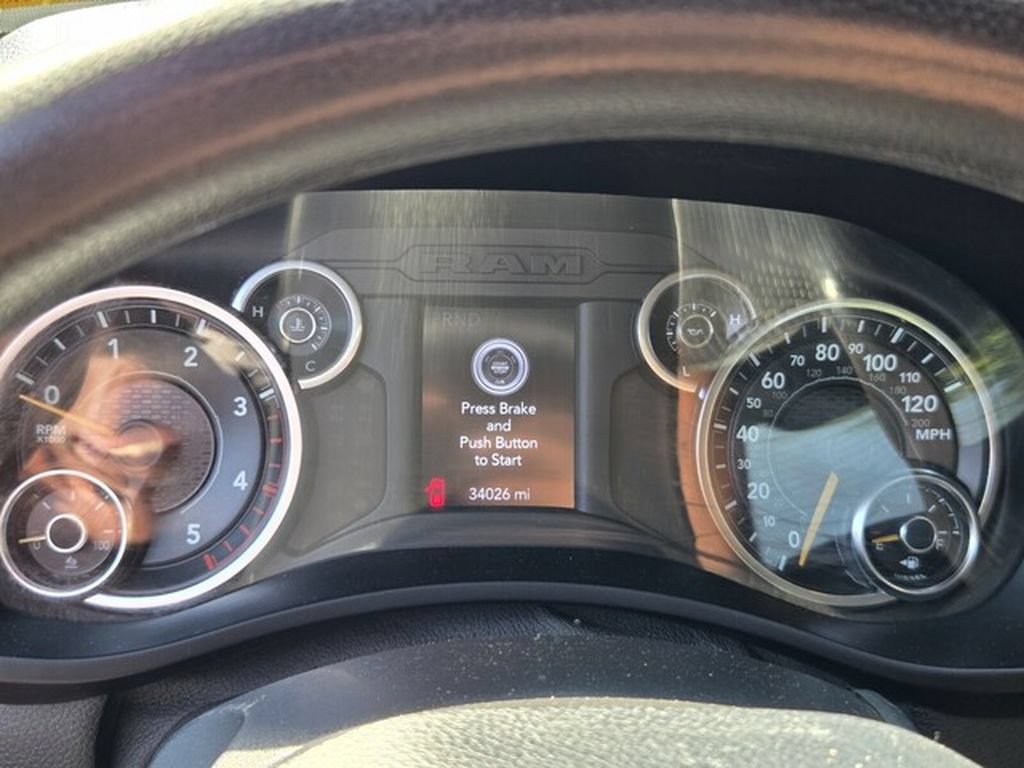 Used 2022 RAM 2500 Tradesman w/ Chrome Appearance Group AWD/4WD image 11