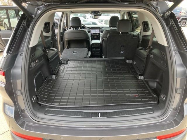 Certified 2022 Jeep Grand Cherokee L Limited AWD/4WD image 24