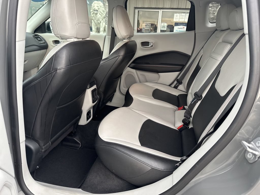Used 2019 Jeep Compass Limited AWD/4WD image 12