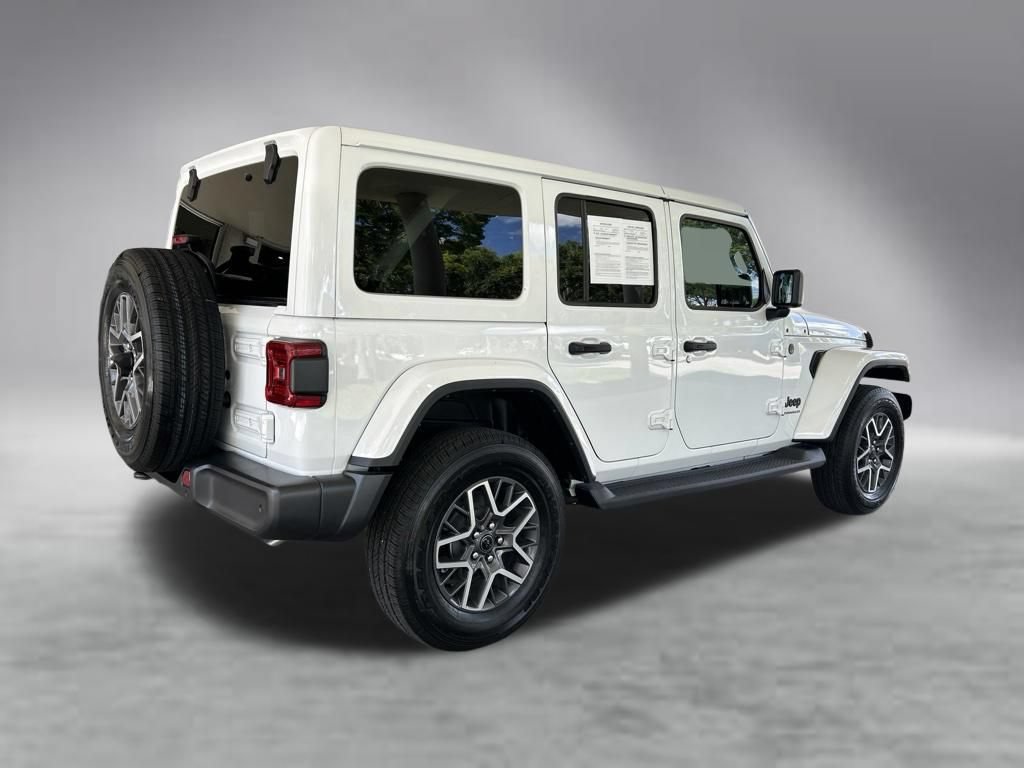 Used 2025 Jeep Wrangler Unlimited Sahara AWD/4WD image 3