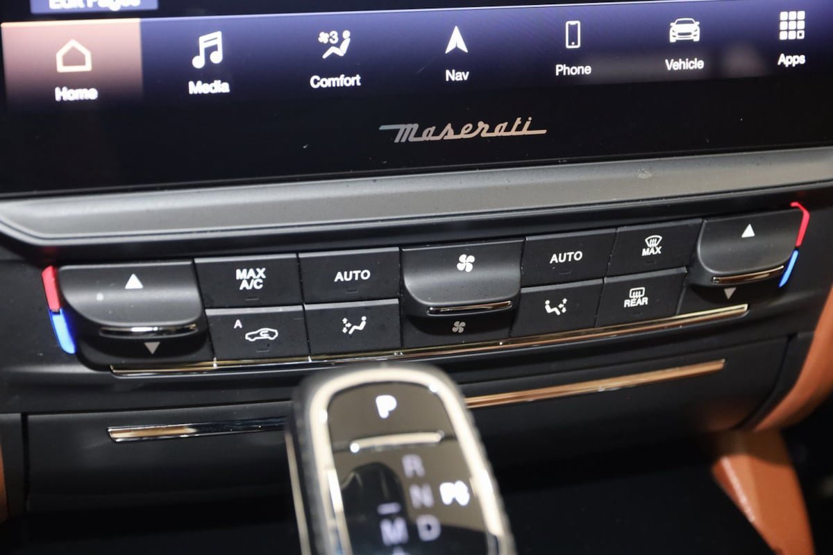 Used 2023 Maserati Quattroporte Modena Q4 image 44