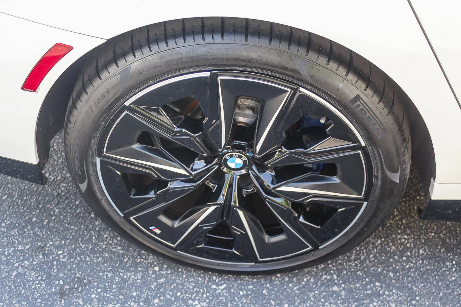 Certified 2023 BMW 740i image 8