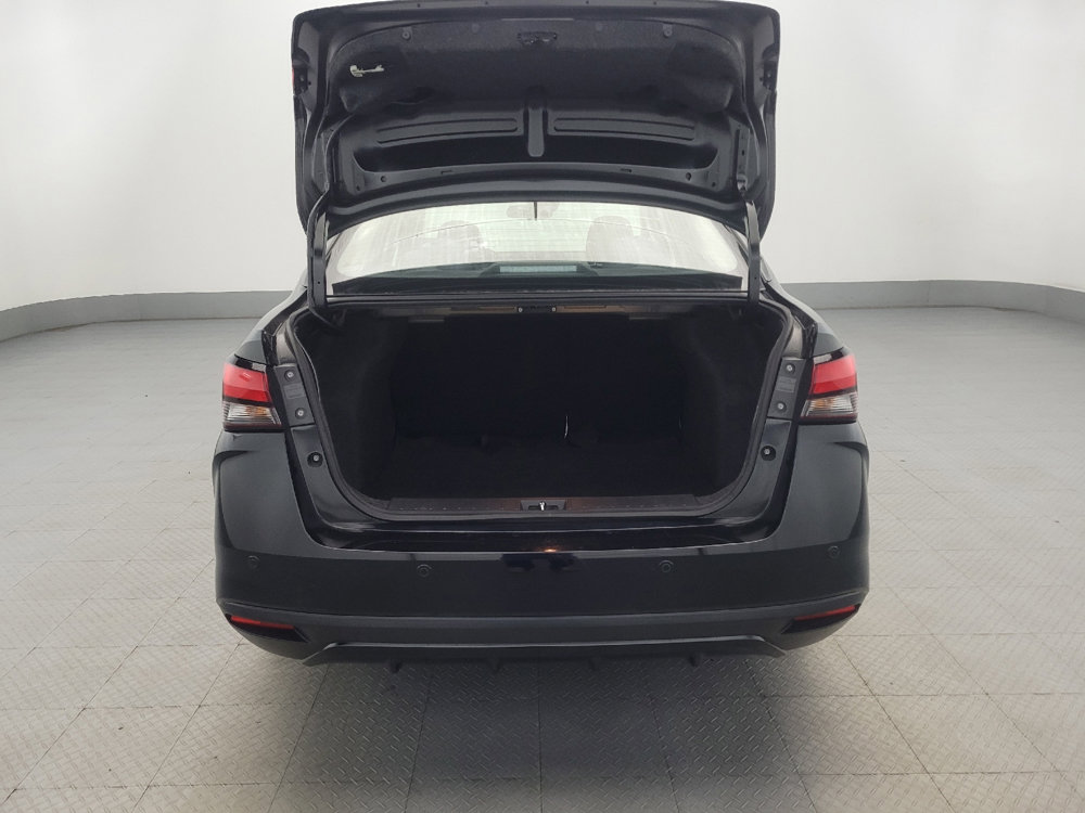 Used 2020 Nissan Versa S image 29