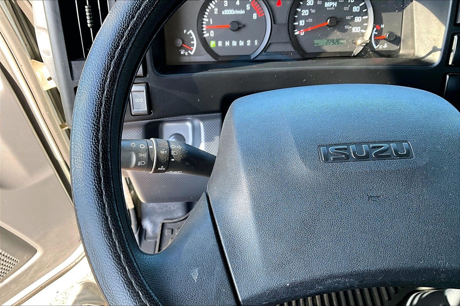 Used 2024 Isuzu NPR RWD image 21