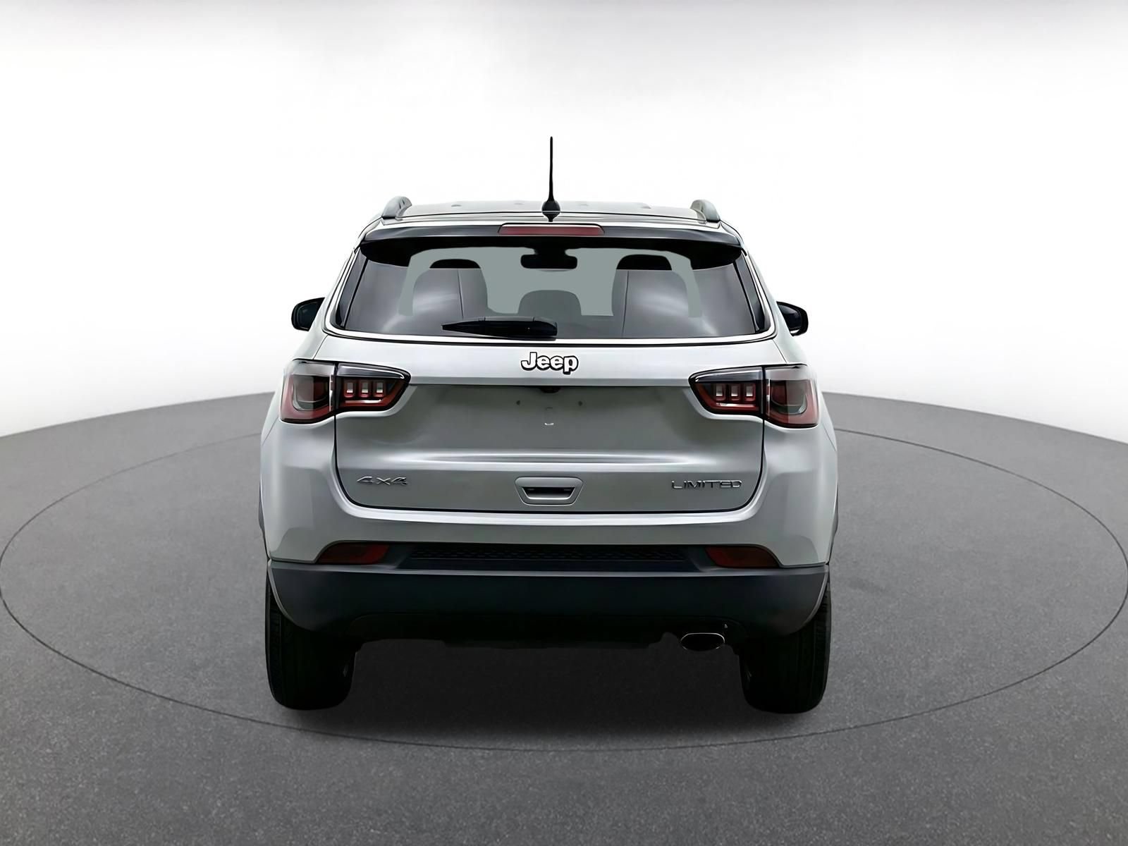 Used 2025 Jeep Compass Limited AWD/4WD image 8
