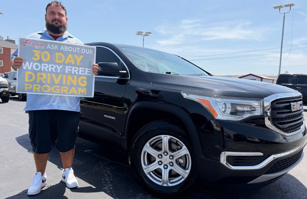 Used 2019 GMC Acadia SLE FWD image 1