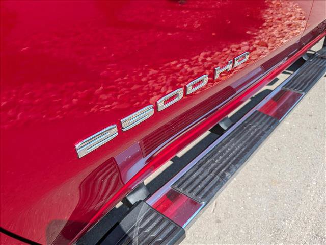 Used 2023 GMC Sierra 2500 SLT w/ SLT Preferred Package image 10